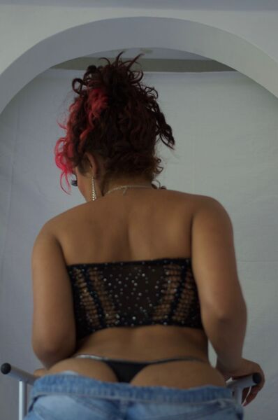 Live sex webcam photo for izzakleer #6031241