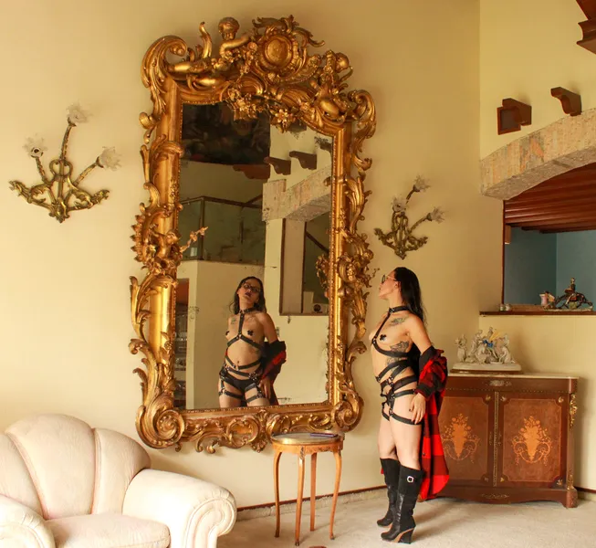 Live sex webcam photo for MarcelineFiire #5728282