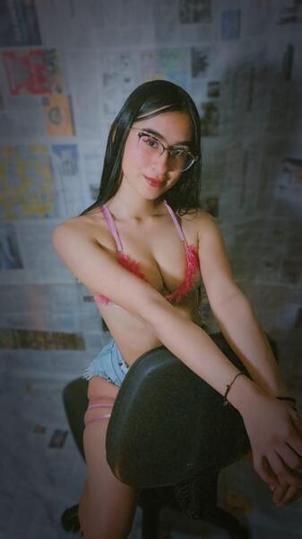 Live sex webcam photo for MolliEcxotica #5654617