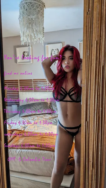 Live sex webcam photo for SophiThomas #6116503