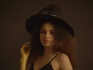 Live sex webcam photo for BellaRuiizz #6513675
