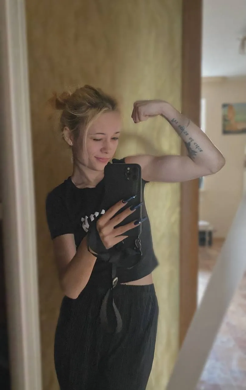 Live sex webcam photo for LisaPearly #7833980