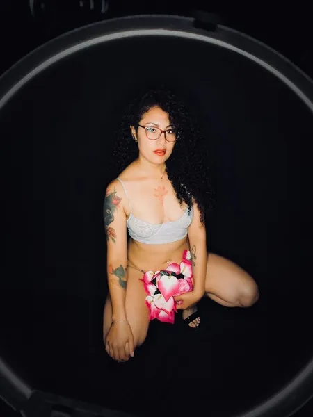Live sex webcam photo for FloraaLuna #5701673