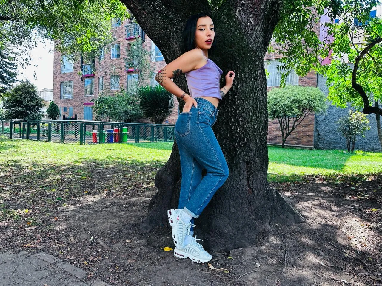 Live sex webcam photo for MiahTyler #5933195