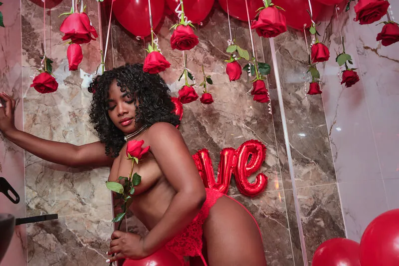 Live sex webcam photo for AishaWeathers #6895726