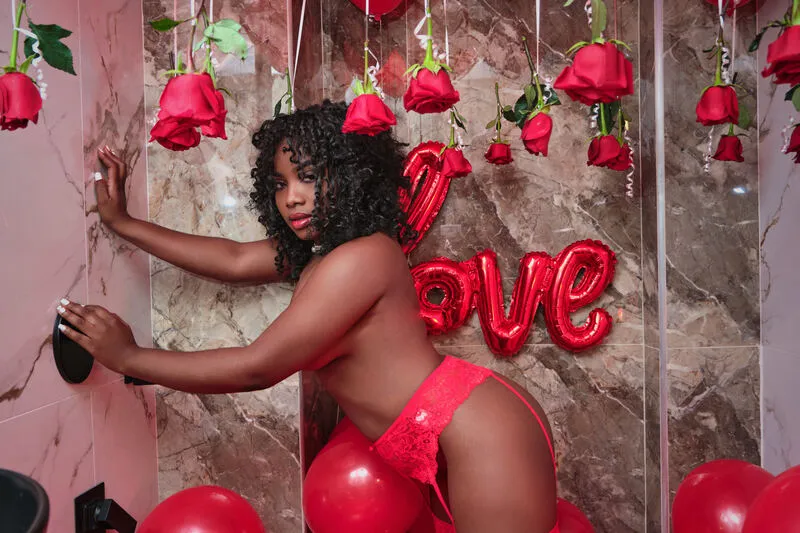Live sex webcam photo for AishaWeathers #6895724