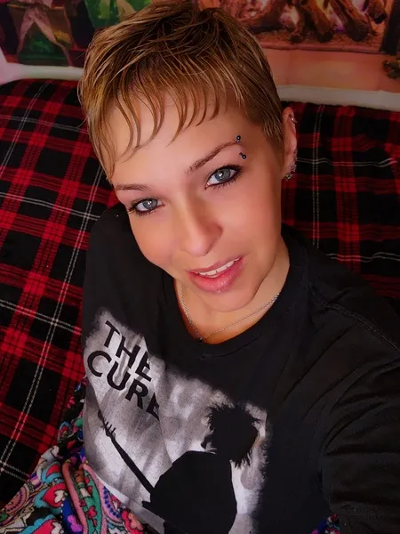 Live sex webcam photo for Onesexymilf22 #6040856