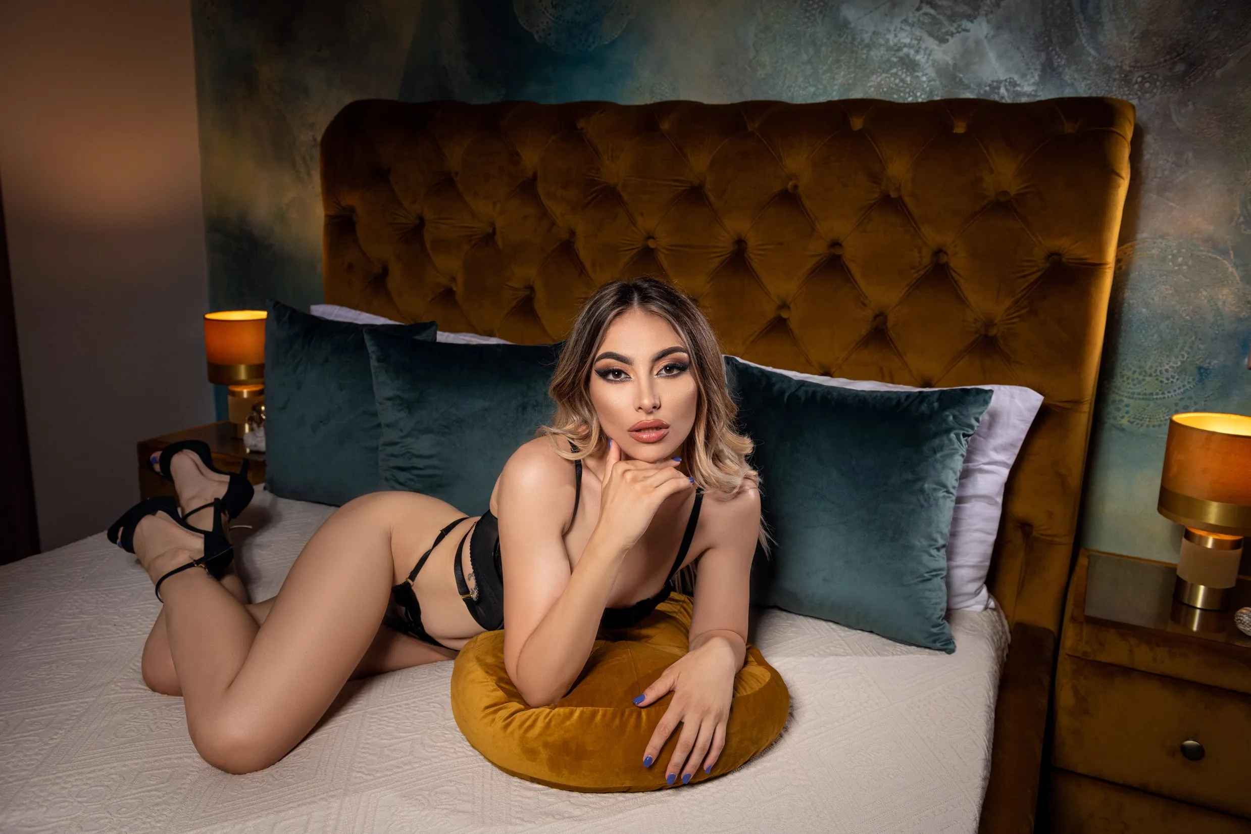 Live sex webcam photo for MoniqueMincs #7209727