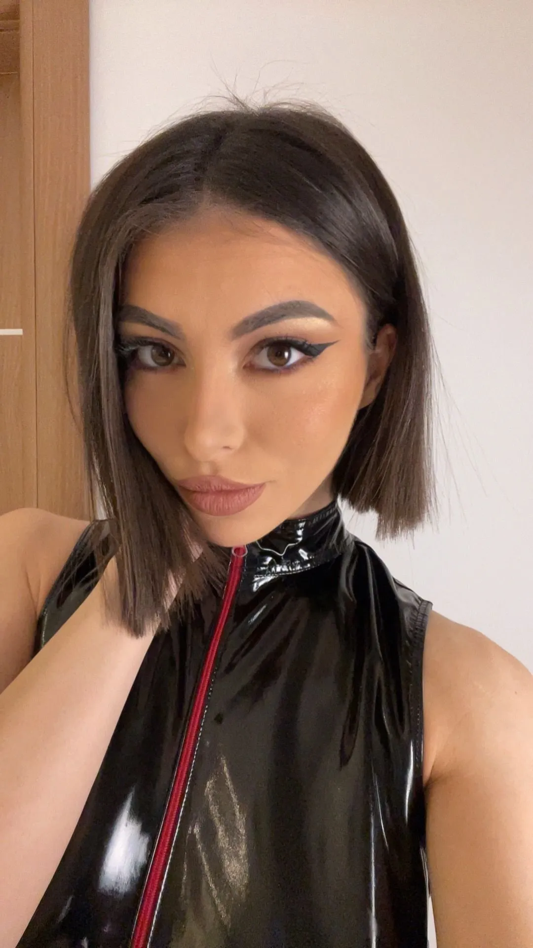 Live sex webcam photo for MoniqueMincs #7210148