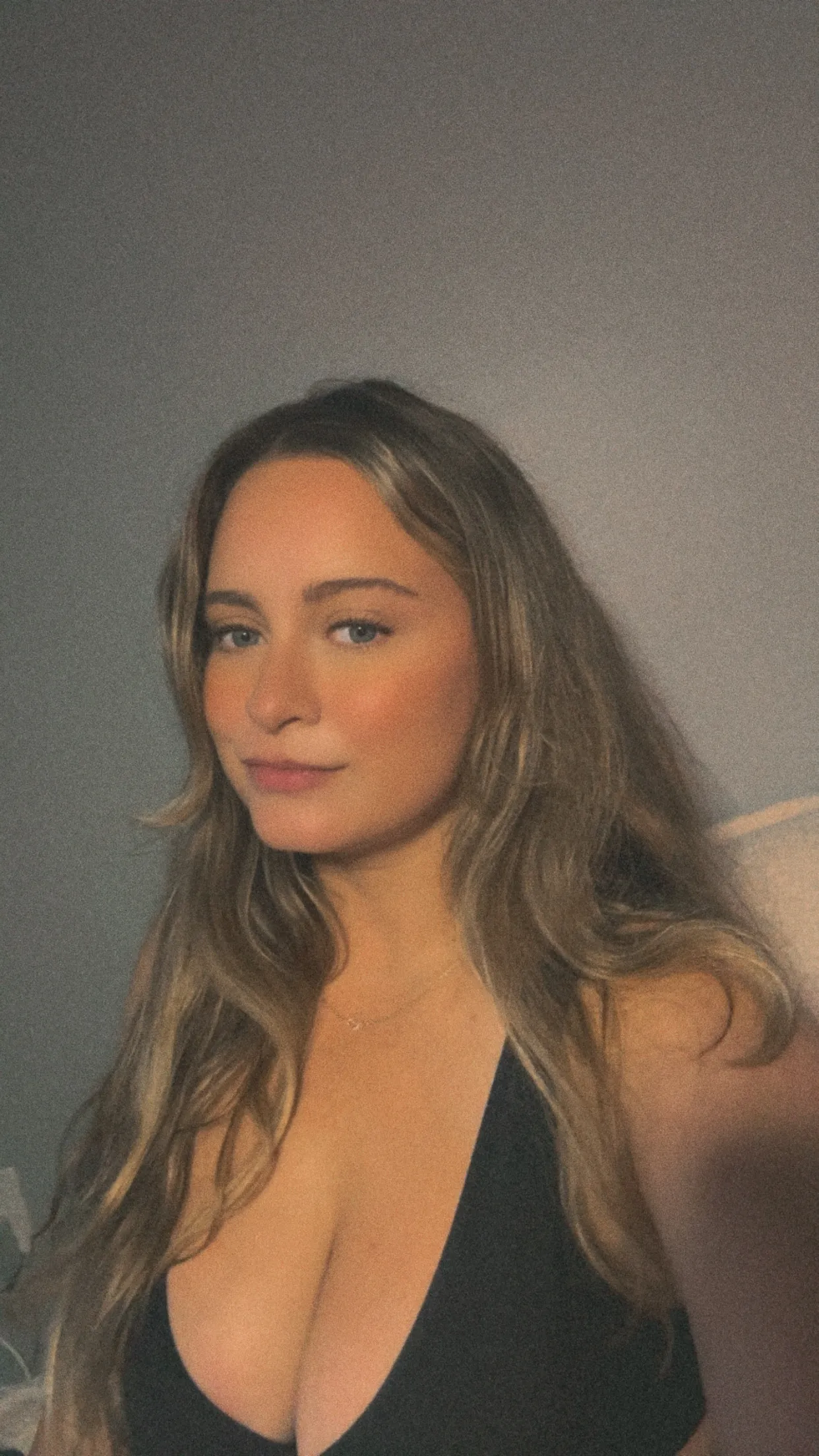 Live sex webcam photo for xoLoveSophie #8021549