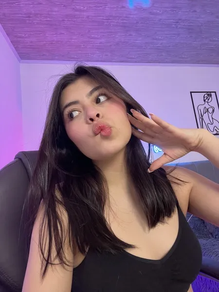 Live sex webcam photo for PaulinaMoure #7257270