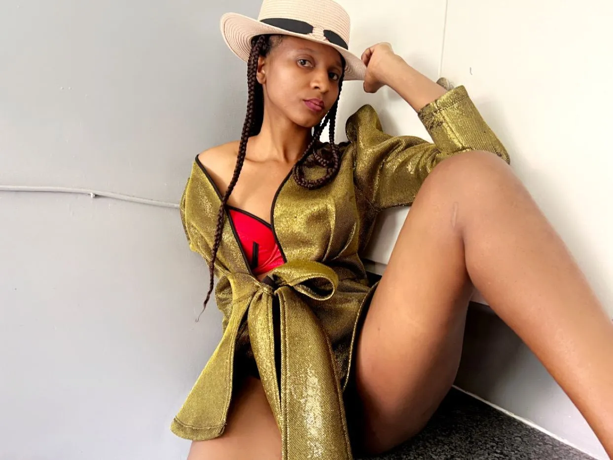 Live sex webcam photo for CreamyCaramelx #5740388