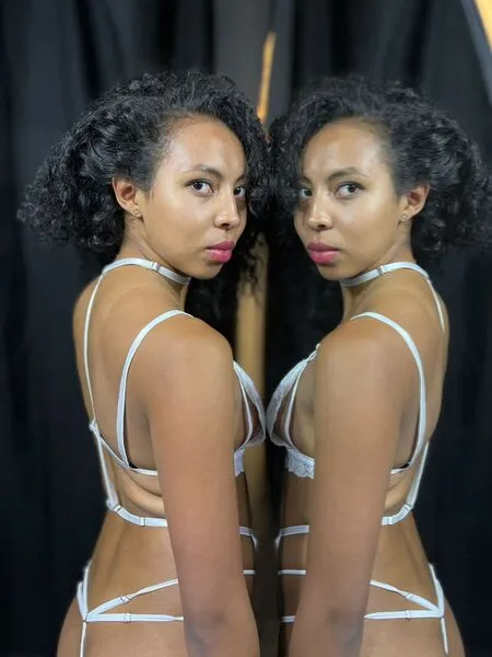 Live sex webcam photo for SamyRoss #5904471