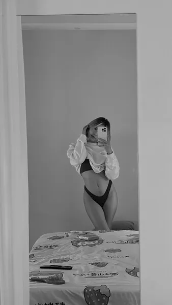 Live sex webcam photo for LoreenCute #6320907