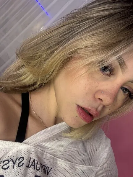 Live sex webcam photo for LoreenCute #6320908