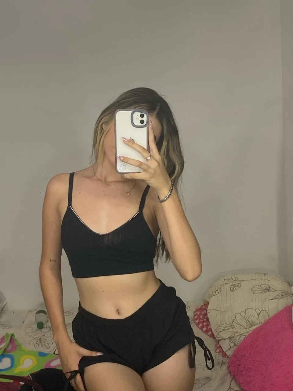 Live sex webcam photo for Elodiewright31 #7106913