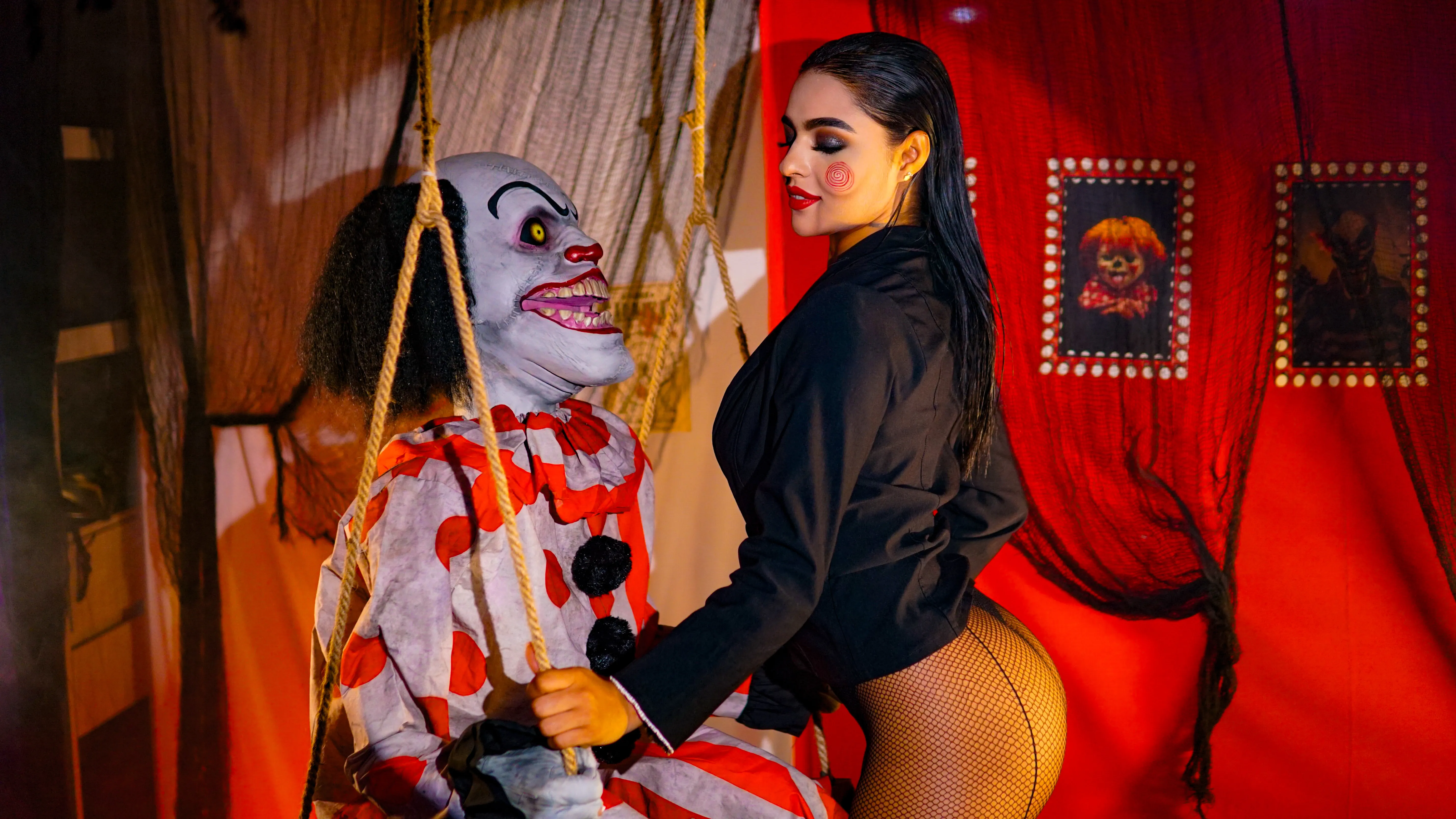 Live sex webcam photo for MiaaCaastro #7445366