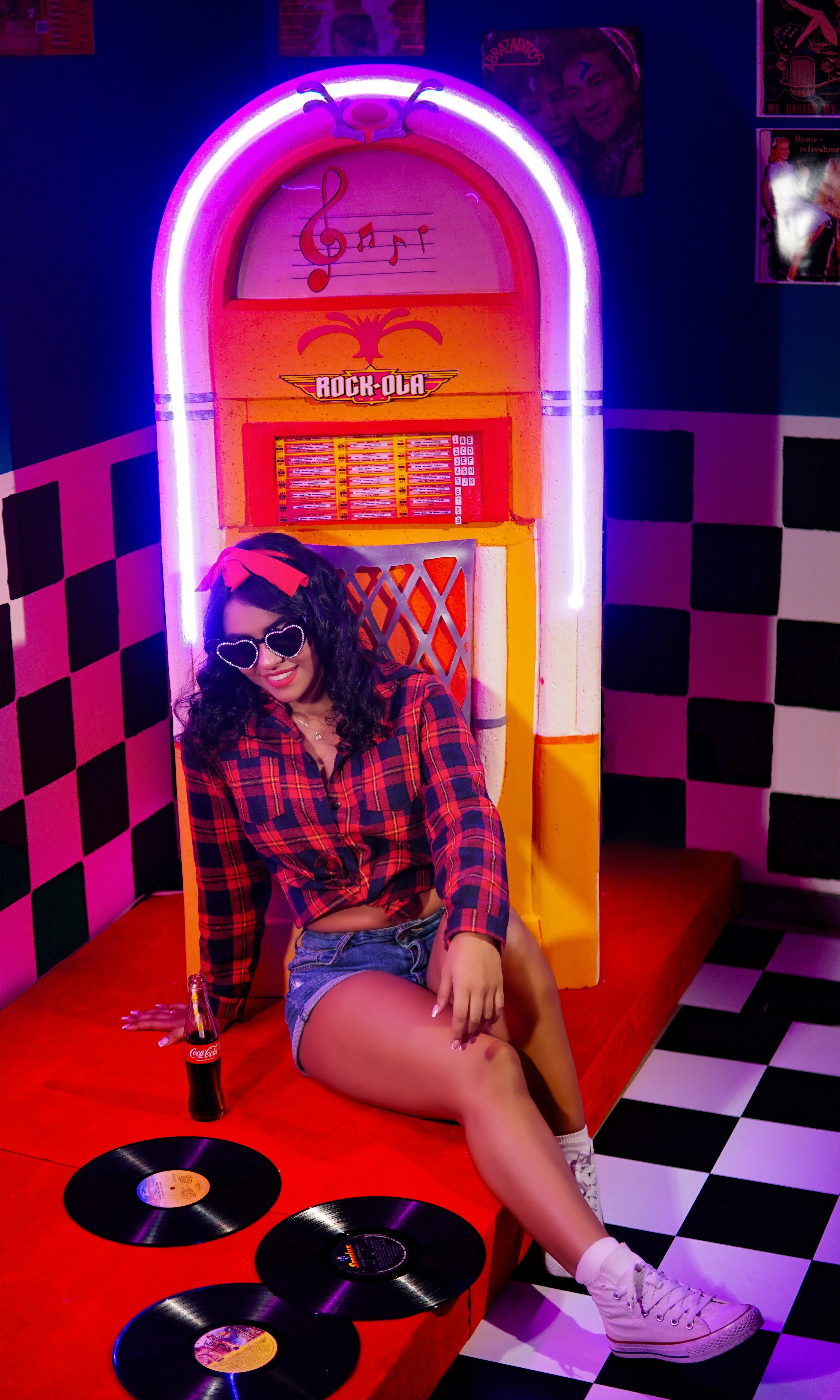 Live sex webcam photo for MiaaCaastro #7445370