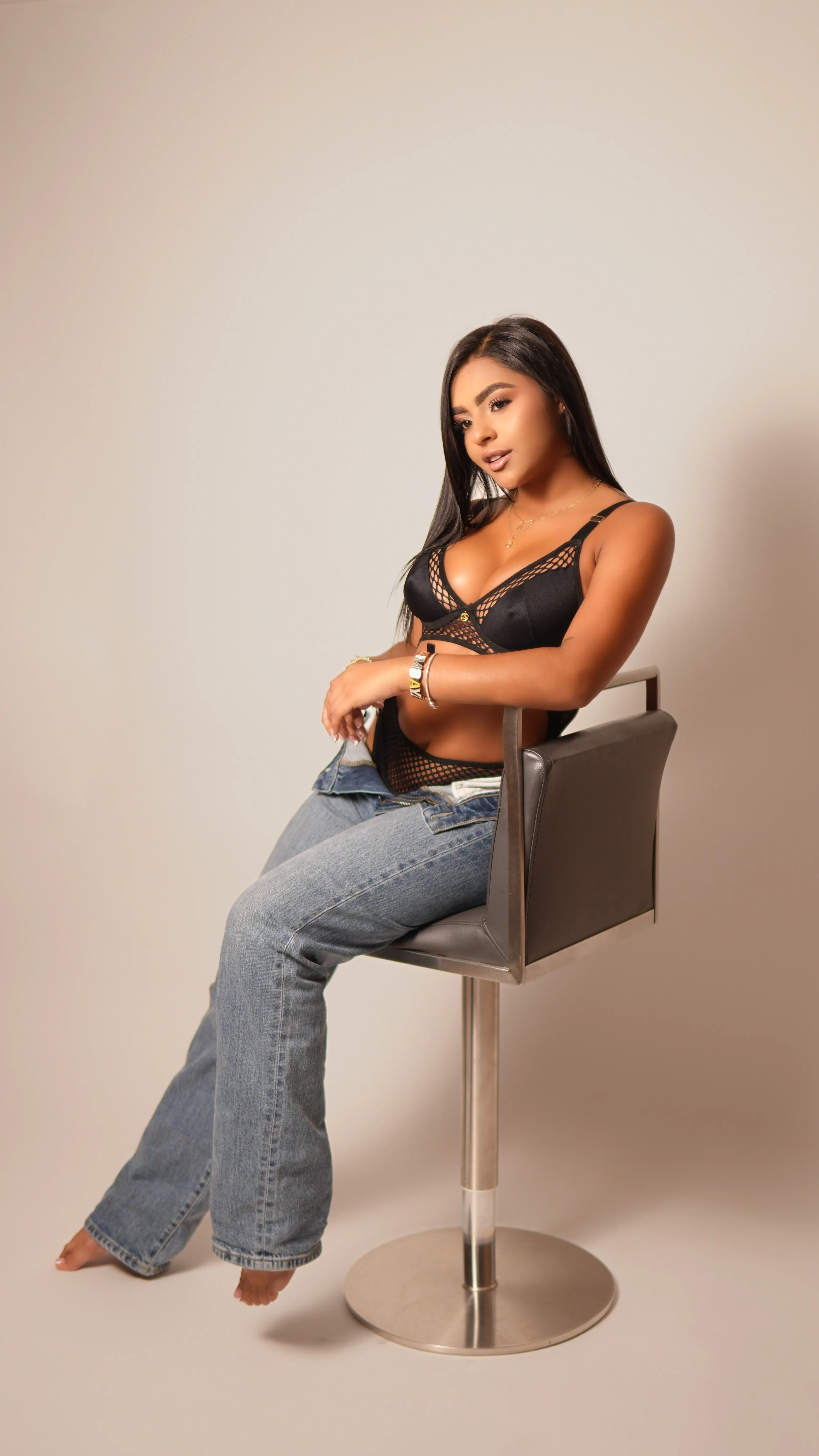 Live sex webcam photo for MiaaCaastro #8541056