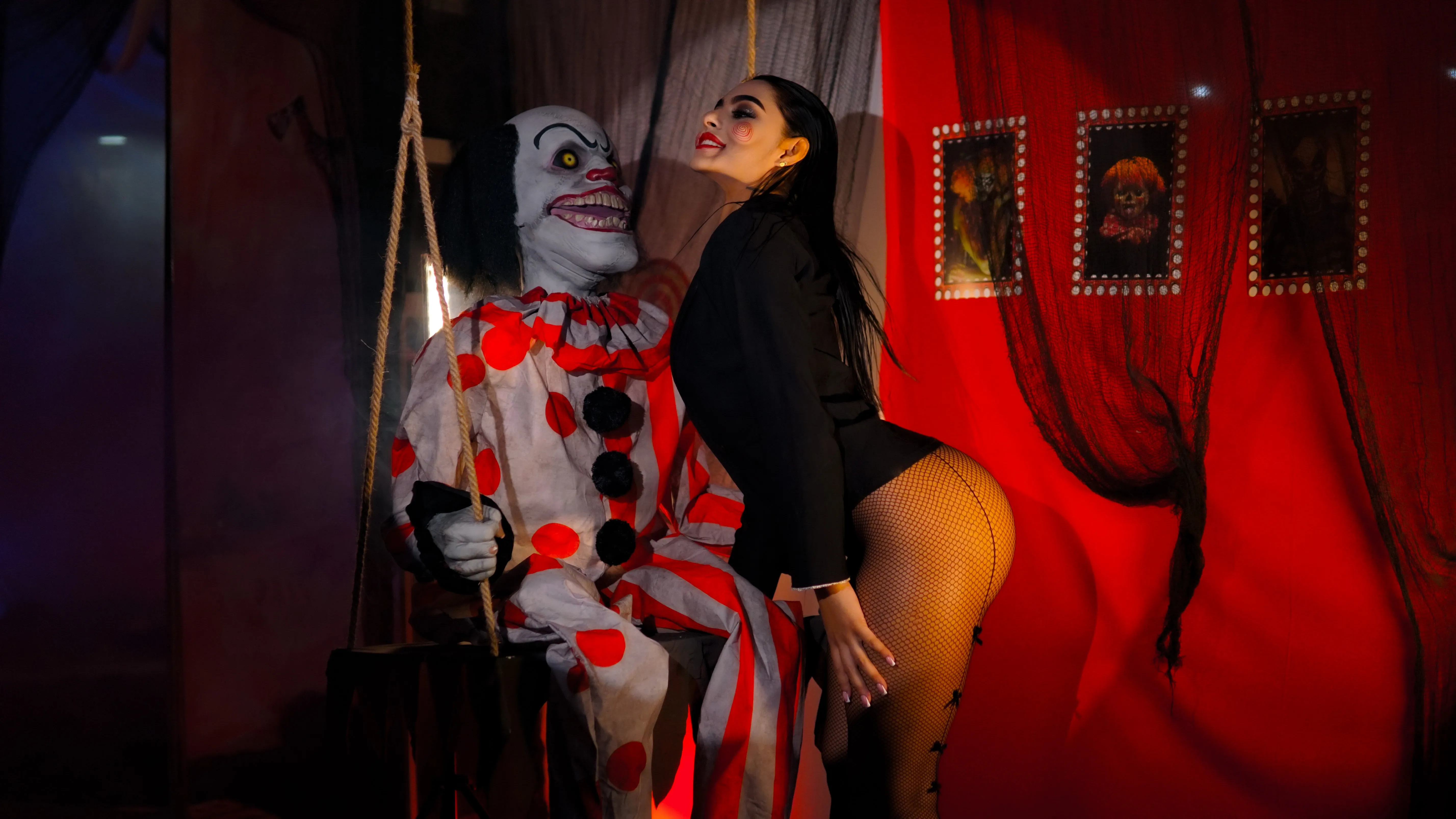 Live sex webcam photo for MiaaCaastro #7251334