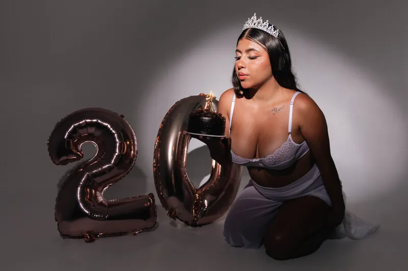 Live sex webcam photo for PaulaMonet #6417056