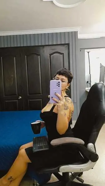 Live sex webcam photo for KennaPoison #5873892