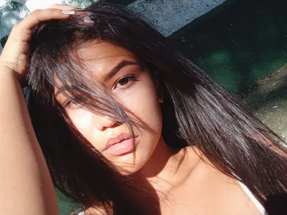 Live sex webcam photo for CLOEWELLS #5702270