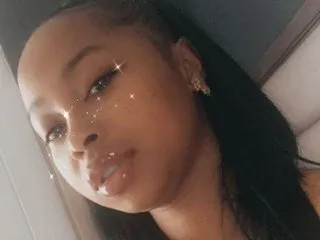 Live sex webcam photo for TemptressPickySnacks #6912473