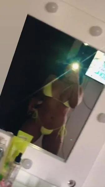 Live sex webcam photo for GabyBlanco #5734643