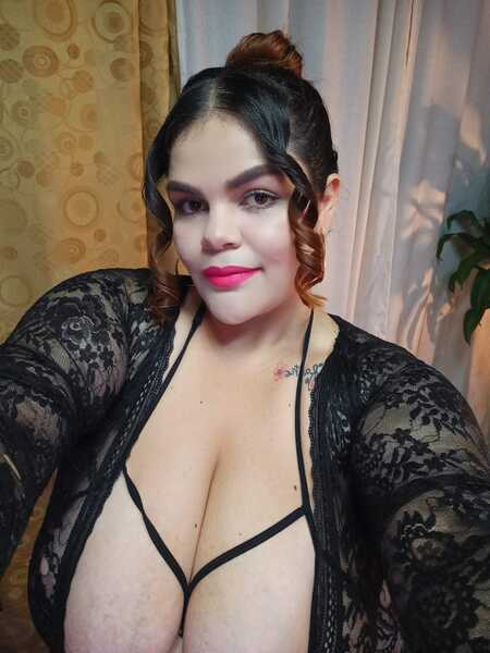 Live sex webcam photo for SaraThompsomm #6265093