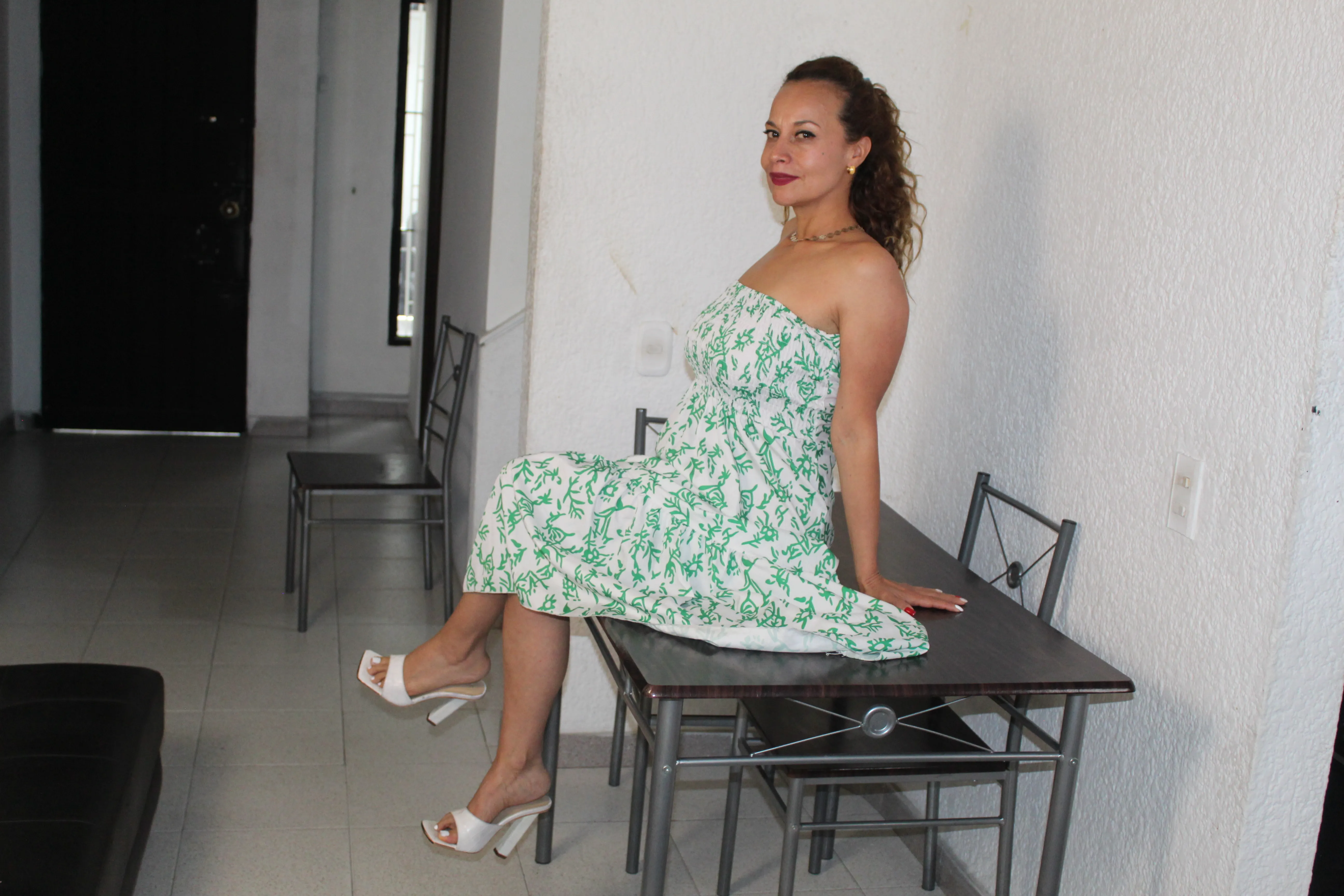 Live sex webcam photo for MeiMartin #7842971