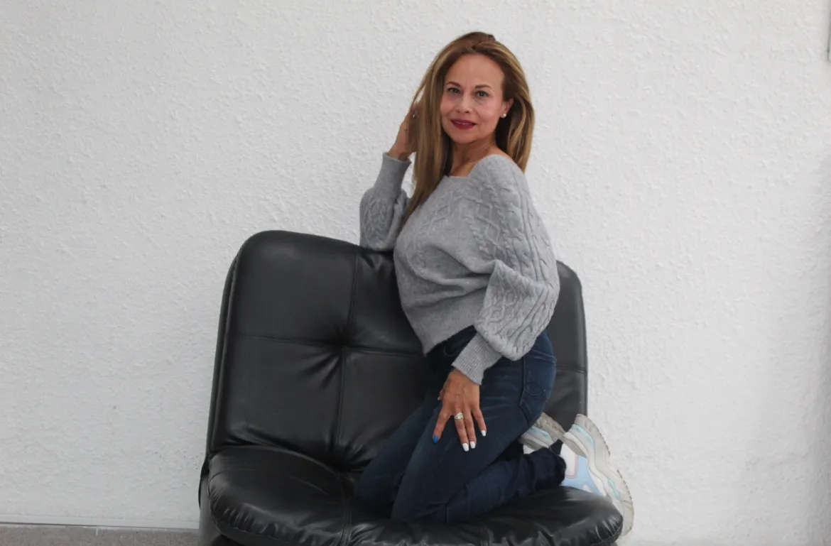 Live sex webcam photo for MeiMartin #7842923