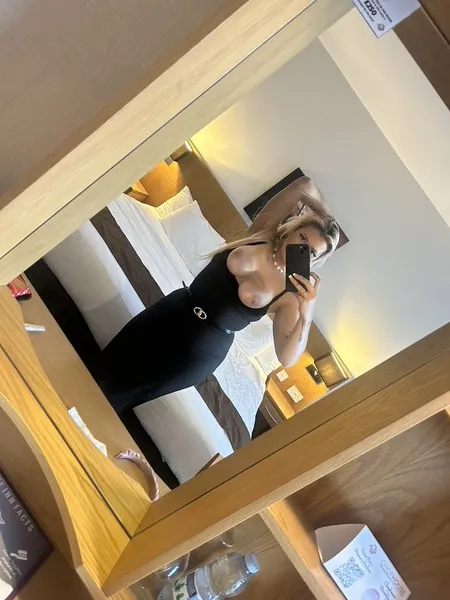 Live sex webcam photo for BarbieGirlGoneBad #7402887