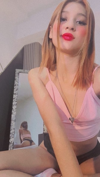 Live sex webcam photo for CalenchiSexx #6126594