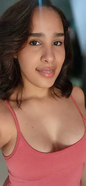 Live sex webcam photo for salmaanaur #7804056