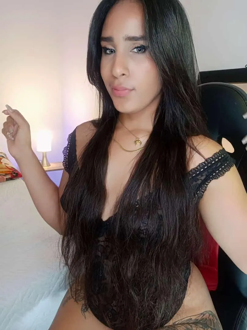 Live sex webcam photo for salmaanaur #7804026