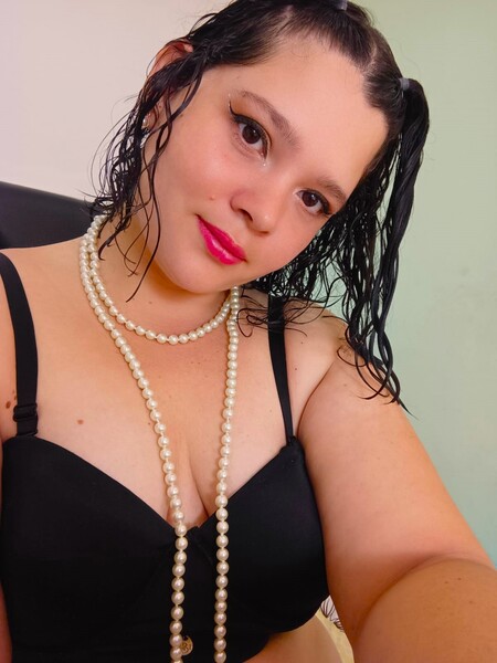 Live sex webcam photo for janamontaner401 #6180643