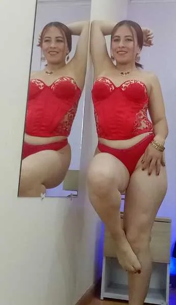 Live sex webcam photo for CamilleGomes #5881989