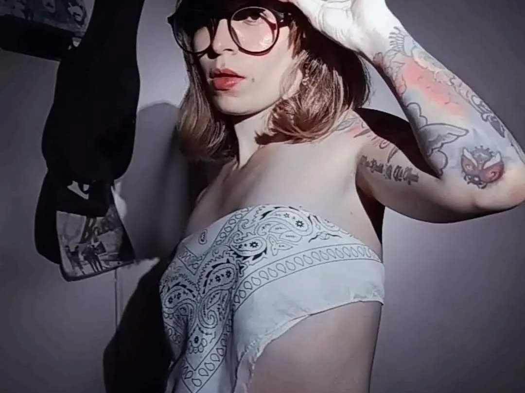 Live sex webcam photo for elyred64 #5733024