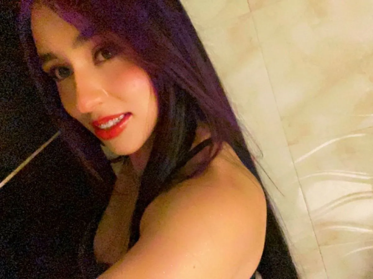 Live sex webcam photo for CamilaSaenzy #5760470