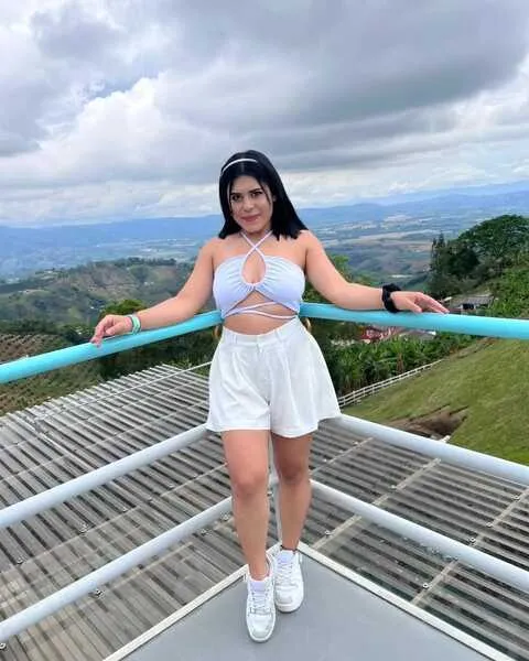 Live sex webcam photo for AbbyTayllor #5883768