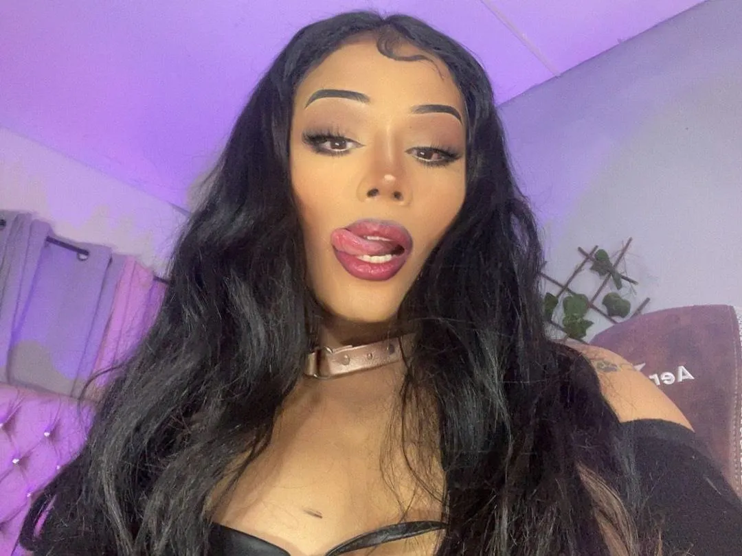 Live sex webcam photo for sweetshayy #5737259