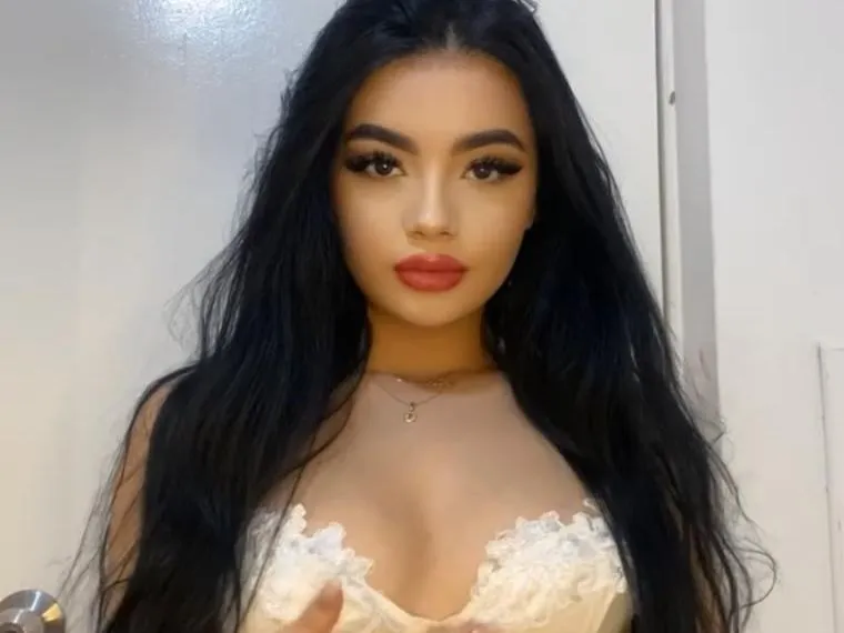 Live sex webcam photo for Alexahilton222 #5742554