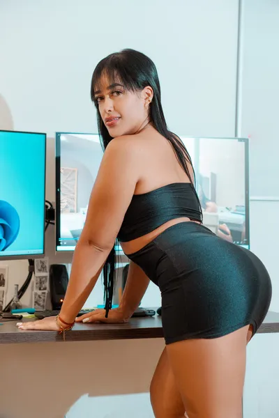 Live sex webcam photo for MarianaGil #6452330