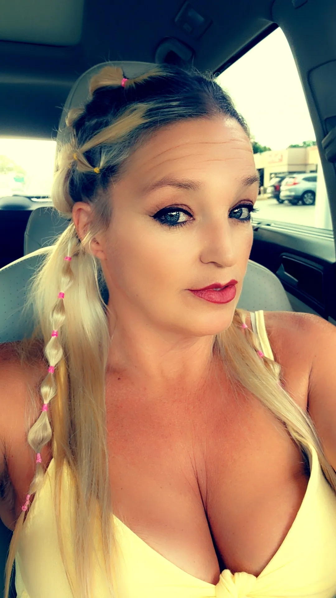 Live sex webcam photo for CaliStar23 #7345711