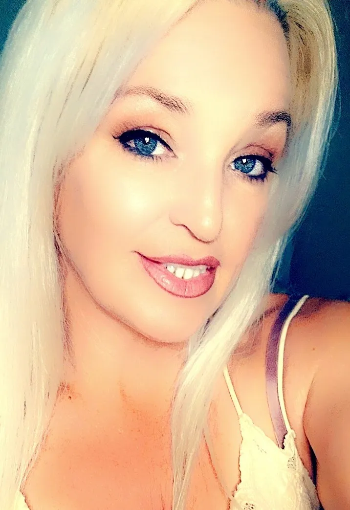 Live sex webcam photo for CaliStar23 #7345685