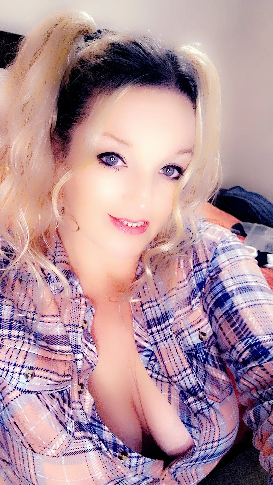 Live sex webcam photo for CaliStar23 #7345708