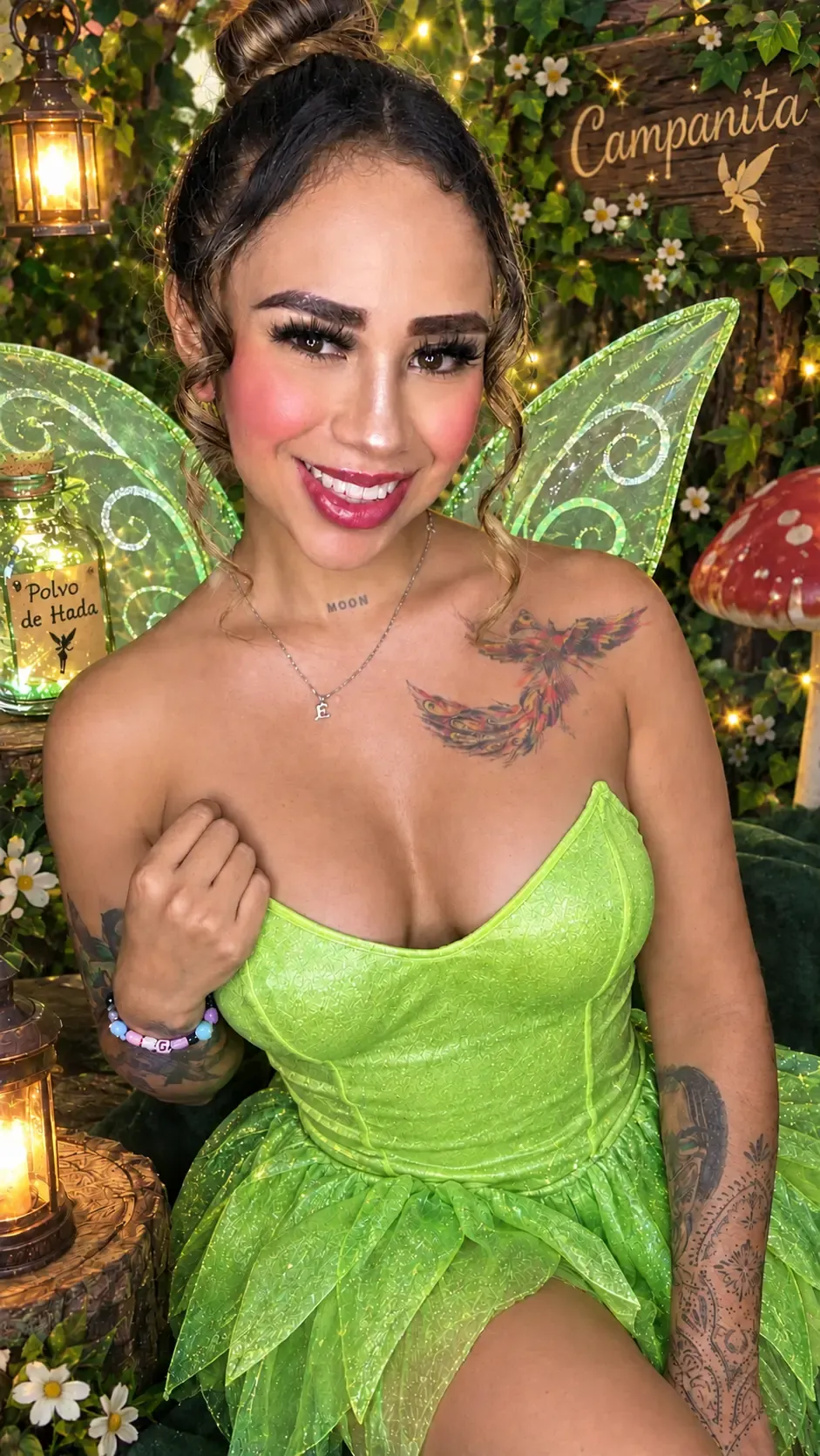 Live sex webcam photo for LunaBritton #8728674