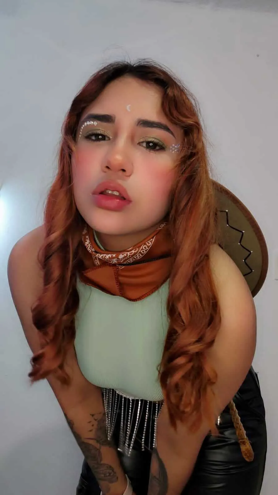 Live sex webcam photo for LunaBritton #7421427