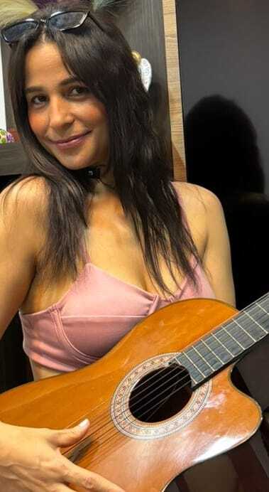 Live sex webcam photo for CrystalHarriss #7924382